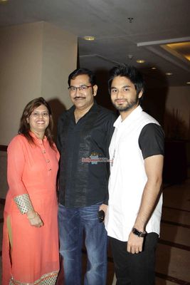 Bolly & Music Industry Celebs at Singer Abhijeet Bhattacharya's Wedding Anniversary