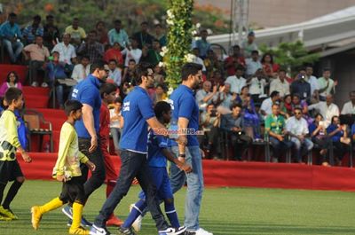 John Abraham, Abhishek Bachchan, Ranbir Kapoor, Amitabh Bachchan among other Celebs with CM Devendra Fadnavis at the opening football match at JIO Garden
