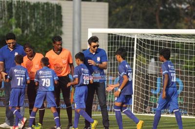 John Abraham, Abhishek Bachchan, Ranbir Kapoor, Amitabh Bachchan among other Celebs with CM Devendra Fadnavis at the opening football match at JIO Garden