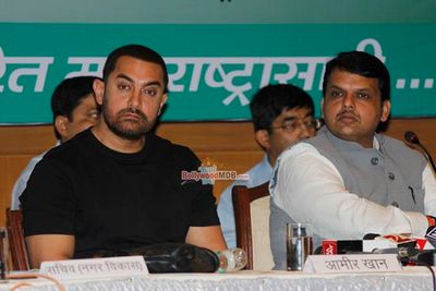 Aamir Khan Launches Swachhata Saptapadi Scheme with Maharashtra CM Devendra Fadnavis