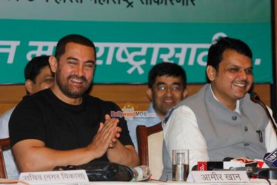 Aamir Khan Launches Swachhata Saptapadi Scheme with Maharashtra CM Devendra Fadnavis