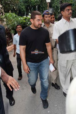 Aamir Khan Launches Swachhata Saptapadi Scheme with Maharashtra CM Devendra Fadnavis