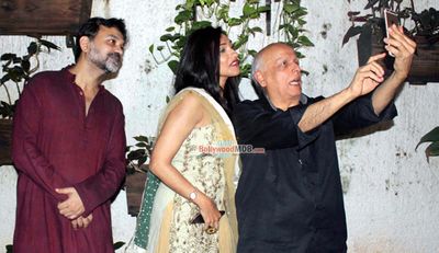Rituparna Sengupta and Sharbani Mukherji, Nagesh Kukunoor at Bengali film 'Rajkahini' Special Screening