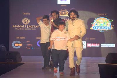 Celebs walk the ramp at Manali Jagtap's Star Walk Fashion Show for NGO UMEED in association with P N Gadgil