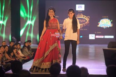Celebs walk the ramp at Manali Jagtap's Star Walk Fashion Show for NGO UMEED in association with P N Gadgil