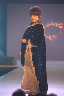 Celebs walk the ramp at Manali Jagtap's Star Walk Fashion Show for NGO UMEED in association with P N Gadgil