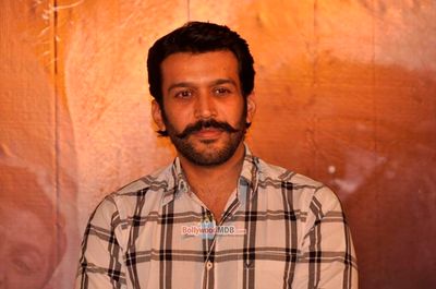 Farhan Akhtar, Neil Nitin Mukesh, Aditi Rao Hydari at film 'Wazir' Trailer Launch