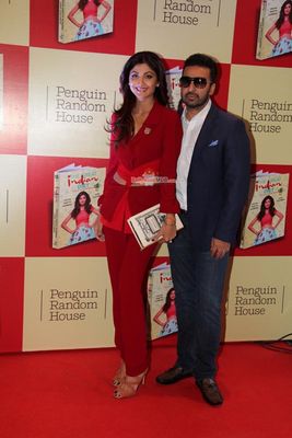 Amitabh Bachchan, Anil Kapoor, Varun Dhawan at Shilpa Shetty Kundra's book Launch 'The Great Indian Diet'