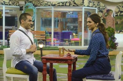 Deepika Padukone with Salman Khan at 'Tamasha' promotions at Bigg Boss 9 house
