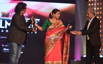 Varun Dhawan, Vidya Balan and Riteish Deshmukh along with Top Marathi Cinema Celebs at Ajeenkya DY Patil University Marathi Filmfare Awards 2014