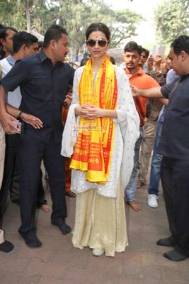 Deepika Padukone visits Siddhivinayak temple to seek blessings for her upcoming film 'Tamasha'