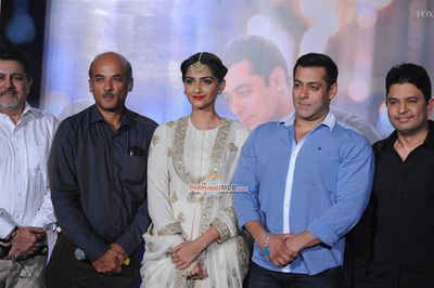 Salman Khan, Sonam Kapoor among other Celebs at film 'Prem Ratan Dhan Payo' trailer launch