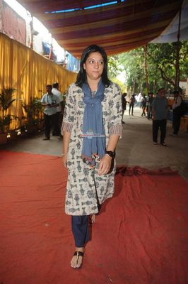 Bollywood Celebs at Legendary Music Director Ravindra Jain's Funeral