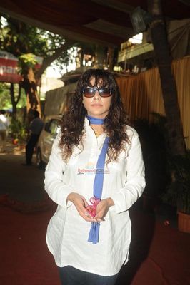 Bollywood Celebs at Legendary Music Director Ravindra Jain's Funeral