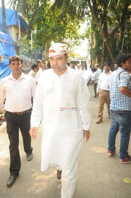 Bollywood Celebs at Legendary Music Director Ravindra Jain's Funeral