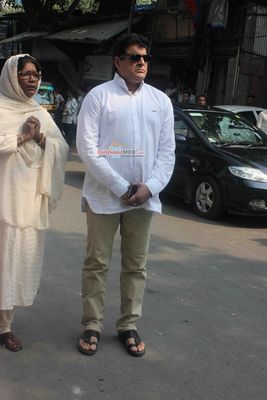 Bollywood Celebs at Legendary Music Director Ravindra Jain's Funeral