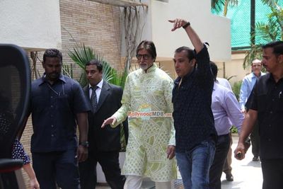 Amitabh Bachchan's Birthday Celebration with Media & Fans
