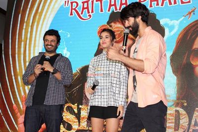 Alia Bhatt, Shahid Kapoor at 'Shaandaar' song launch 'Raita phail gaya'