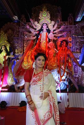 Bollywood Celebs attend North Bombay Sarbojanin Durga Puja 2015