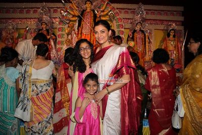Sushmita Sen attends Durga Aarti at Bandra Muncipal Grounds in Mumbai