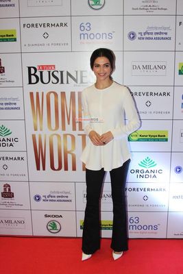 Deepika Padukone, Neena Gupta and her daughter Masaba Gupta at the Business Women Entrepreneurs - The Super Achievers