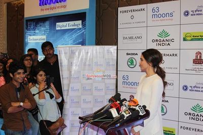 Deepika Padukone, Neena Gupta and her daughter Masaba Gupta at the Business Women Entrepreneurs - The Super Achievers
