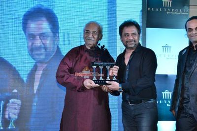 Shibani Kashyap, Divya Khosla Kumar, director Anees Bazmee at the launch of Beautypolis in Mumbai