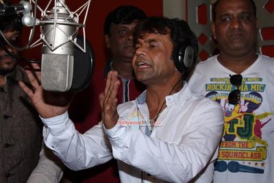 Rajpal Yadav at film 'Kutumb' Song Recording