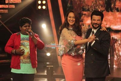 Anil Kapoor, John Abraham, Shruti Haasan, Sonakshi Sinha at 'Welcome Back' Promotions on the sets of Indian Idol Juniors