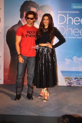 Hrithik Roshan and Sonam Kapoor Launch 'Dheere Dheere Se' Song