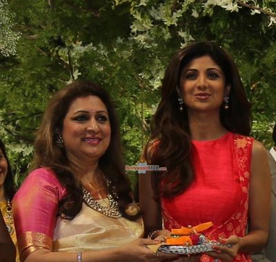 Celebs at Padmini Kolhapure & Sita Talwalkar's Padmasitaa launch at the IMC Ladies' Wing Exhibition