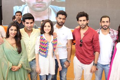 Film 'Pyaar Ka Punchnama 2' stars at Dahi Handi 2015 Celebrations
