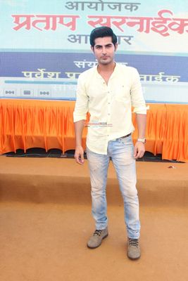 Film 'Pyaar Ka Punchnama 2' stars at Dahi Handi 2015 Celebrations