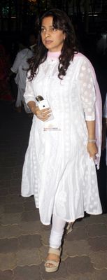 Amitabh Bachchan, Aishwarya Rai, Madhuri Dixit among other Celebs at Late Music Director Aadesh Shrivastava Fourth Day Prayer