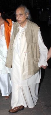 Amitabh Bachchan, Aishwarya Rai, Madhuri Dixit among other Celebs at Late Music Director Aadesh Shrivastava Fourth Day Prayer