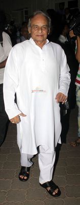 Amitabh Bachchan, Aishwarya Rai, Madhuri Dixit among other Celebs at Late Music Director Aadesh Shrivastava Fourth Day Prayer
