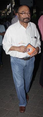 Amitabh Bachchan, Aishwarya Rai, Madhuri Dixit among other Celebs at Late Music Director Aadesh Shrivastava Fourth Day Prayer