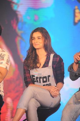 Alia Bhatt and Shahid Kapoor at film 'Shaandaar' song launch