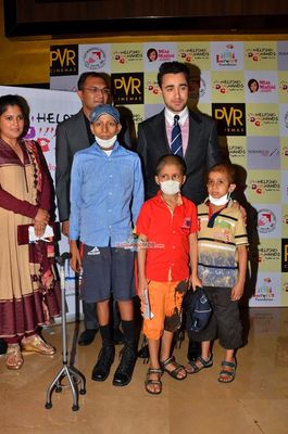 Imran Khan with his family at special screening of 'Katti Batti' for kids from Helping Hands Foundation