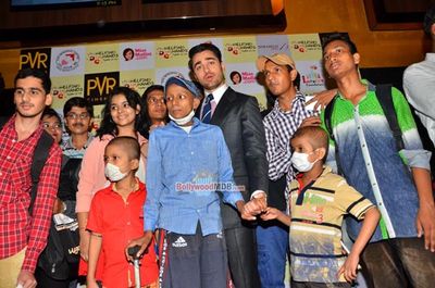Imran Khan with his family at special screening of 'Katti Batti' for kids from Helping Hands Foundation
