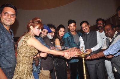 B-Town stars and Urban Development Minister Ranjeet Patil at Vishnu Sonawane's art show inauguration