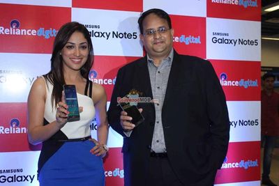 Yami Gautam at the Launch of Samsung Galaxy Note5 in Mumbai
