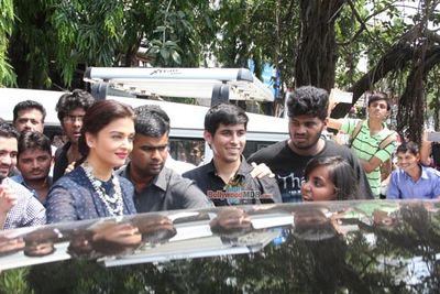 Aishwarya Rai Bachchan at Mithibai College for the Promotion of 'Jazbaa'