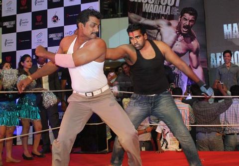 John Abraham, Anil Kapoor, Tusshar Kapoor at film SHOOTOUT AT WADALA Fight Club event at Infiniti Mall in Malad