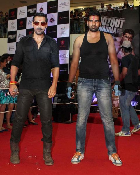 John Abraham, Anil Kapoor, Tusshar Kapoor at film SHOOTOUT AT WADALA Fight Club event at Infiniti Mall in Malad