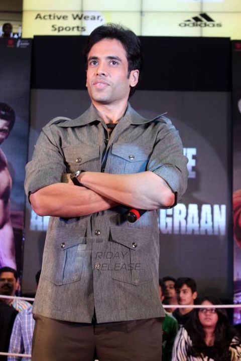 John Abraham, Anil Kapoor, Tusshar Kapoor at film SHOOTOUT AT WADALA Fight Club event at Infiniti Mall in Malad