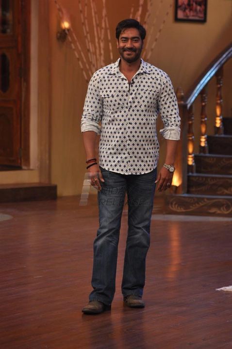 Ajay Devgn & Prakash Jha promoted film 'SATYAGRAHA' on the sets of 'Comedy Nights With Kapil'