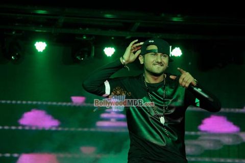 Film YAARIYAN concert and music launch at Mithibai College
