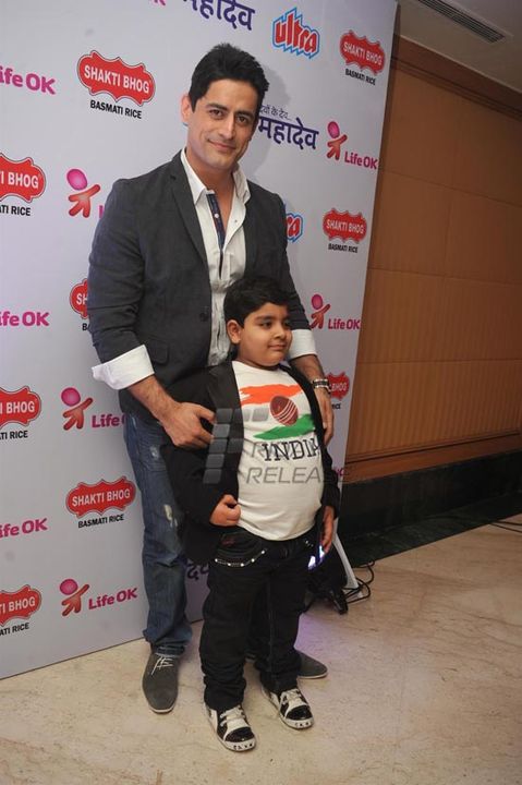TV stars Mohit Raina, Sonarika Bhadoria, Sadhil Kapoor & Rushiraj Pawar during the unveiling of Life Oks serial Devon ke Dev Mahadev the limited edition DVD set at Hotel Trident