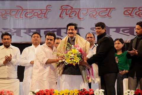 Chief minister Prithviraj Chauhan, Sunil Shetty, Irrfan Khan, Sajid Wajid, Tinu Anand with MLA Aslam Shaikh at prize distribution ceremony of Malad Sports festival